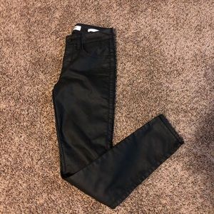 Guess skinny jeans size 24/00 color black Women’s